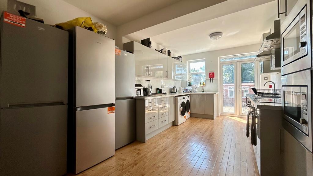 House in Berkshire - View 2