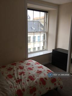 2 bedroom flat to rent, Niddry St, Edinburgh, EH1