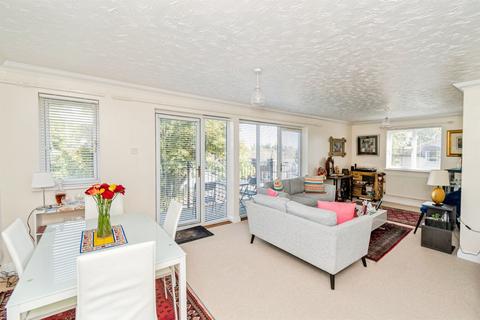 2 bedroom apartment for sale, Hollman Drive, Romsey