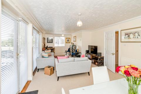 2 bedroom apartment for sale, Hollman Drive, Romsey