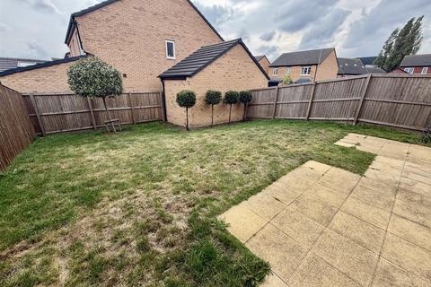 4 bedroom detached house for sale, Lavender Court, Mirfield