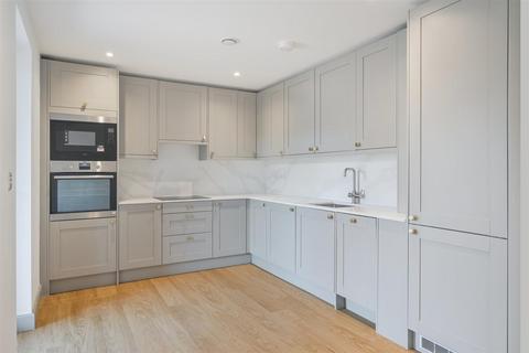 2 bedroom flat for sale, Malden Road, Cheam