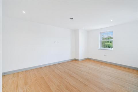 2 bedroom flat for sale, Malden Road, Cheam
