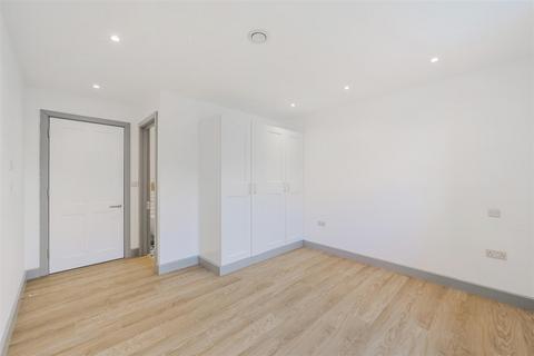 2 bedroom flat for sale, Malden Road, Cheam