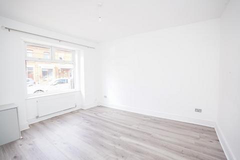3 bedroom terraced house to rent, First Avenue, Springfield, Wigan, WN6 7AZ