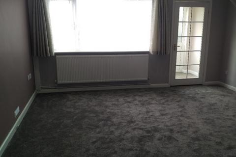2 bedroom end of terrace house to rent, Shire Close, Leicester LE3