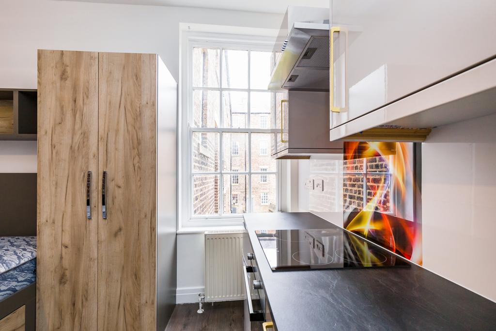Apartment in Newcastle upon Tyne - View 3