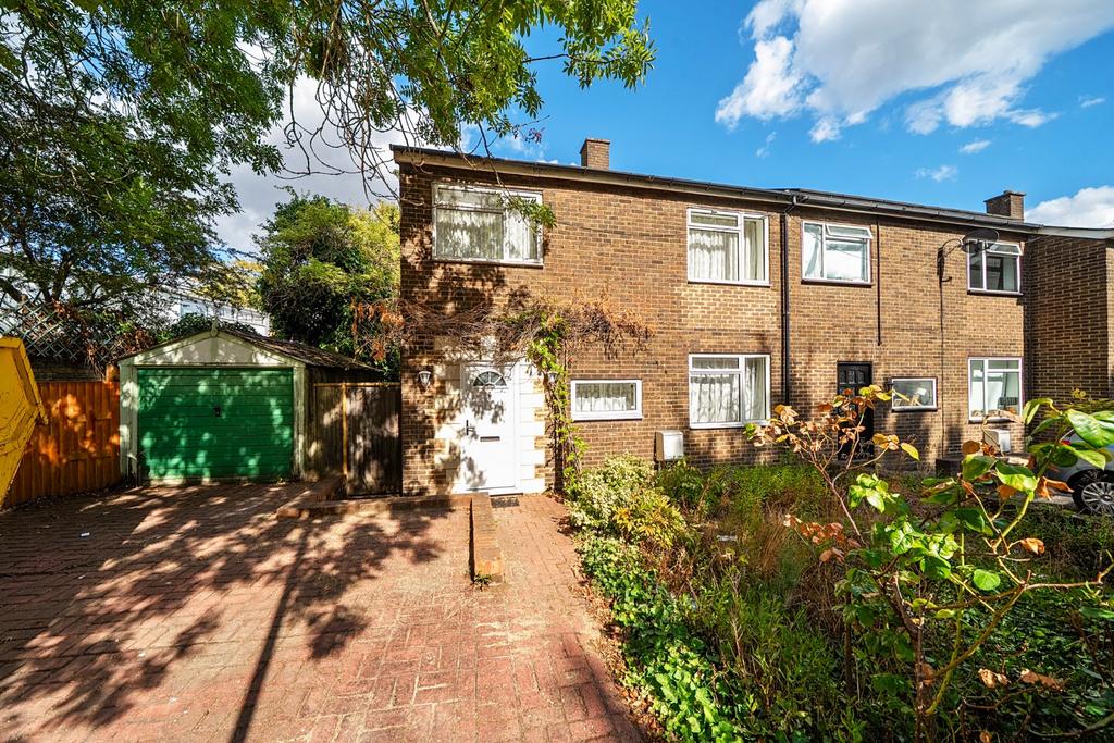 House in London - View 2
