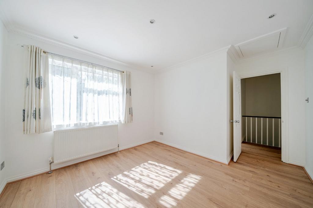House in London - View 4
