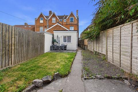 2 bedroom flat for sale, George Street, Weston-Super-Mare, BS23