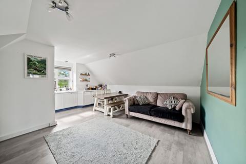 2 bedroom apartment for sale, Grafton Close, Worcester Park, KT4