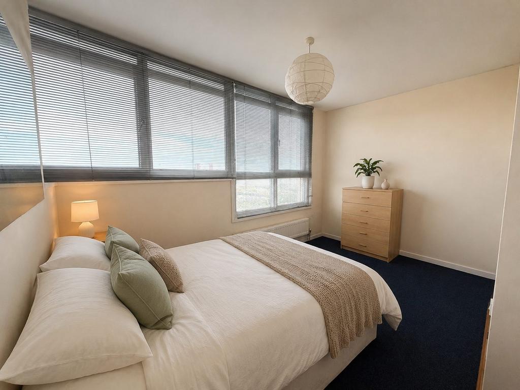 Apartment in Southampton - View 4