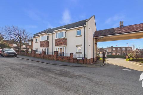 2 bedroom flat to rent, Ford Lodge, South Hylton, Sunderland