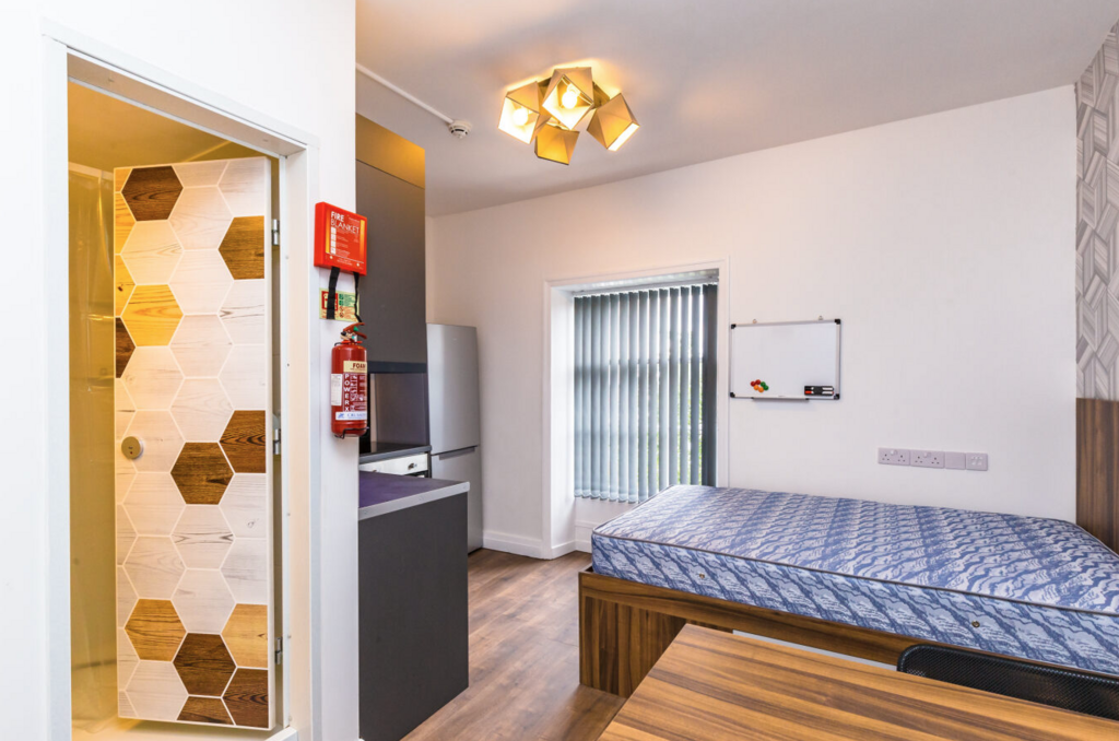 Apartment in Newcastle upon Tyne - View 2