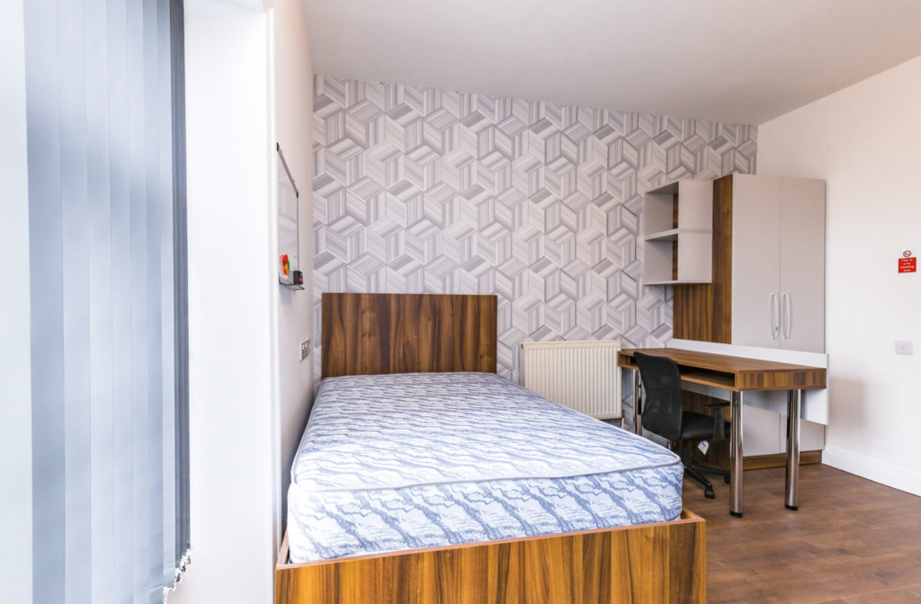 Apartment in Newcastle upon Tyne - View 3