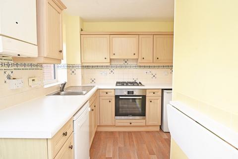 3 bedroom townhouse to rent, St Georges Walk, Harrogate, HG2 9DX