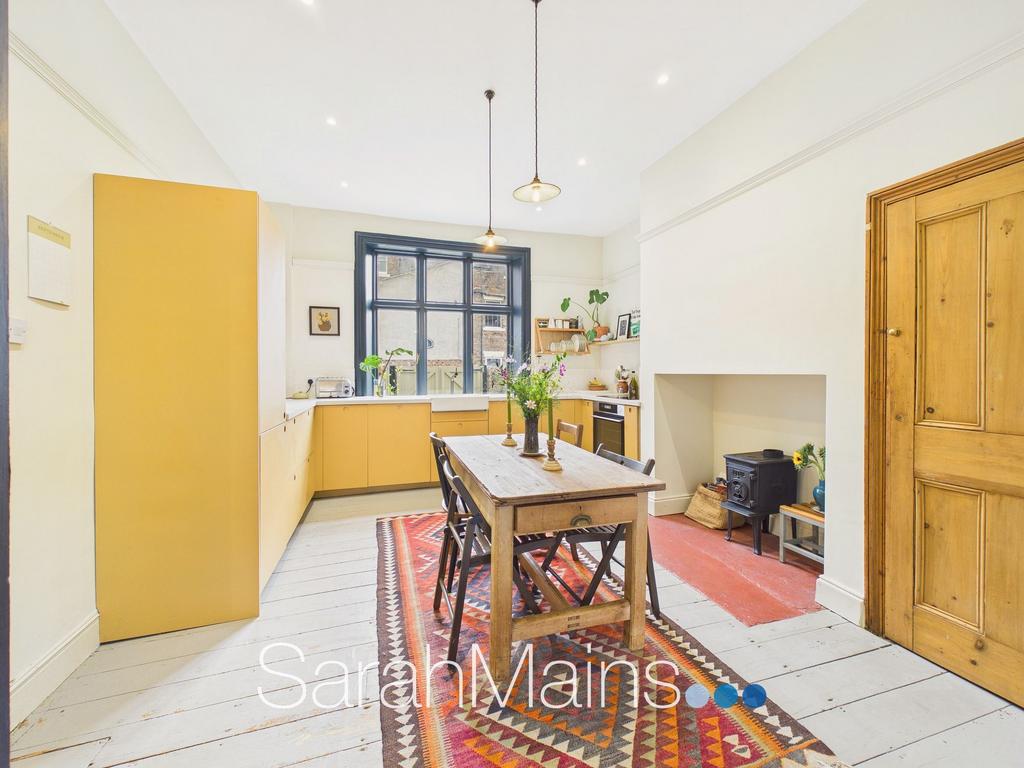 House in Newcastle Upon Tyne - View 3