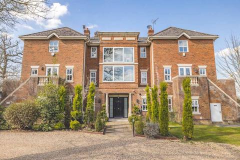 3 bedroom townhouse for sale, Denham Road, Iver SL0