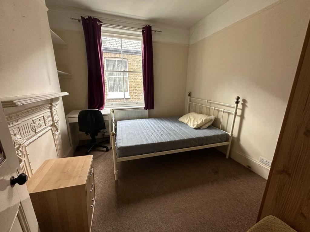 Apartment in London - View 5