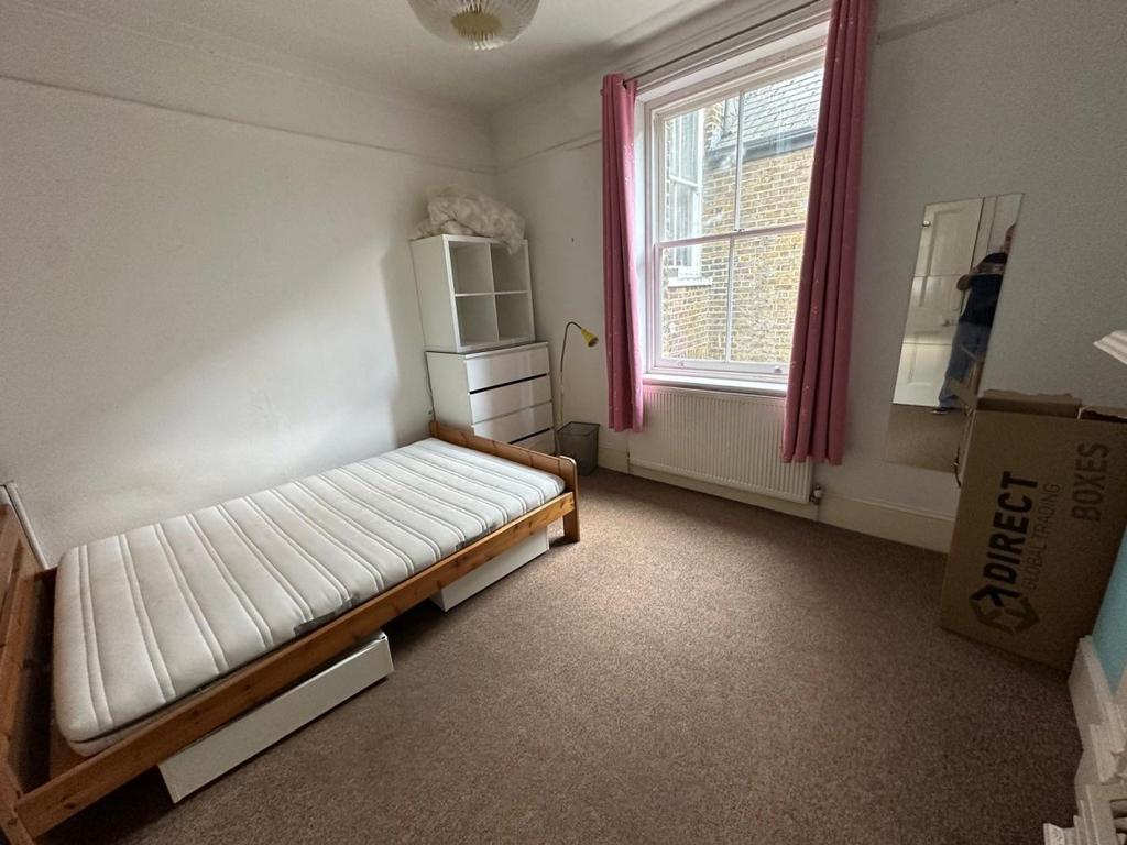 Apartment in London - More