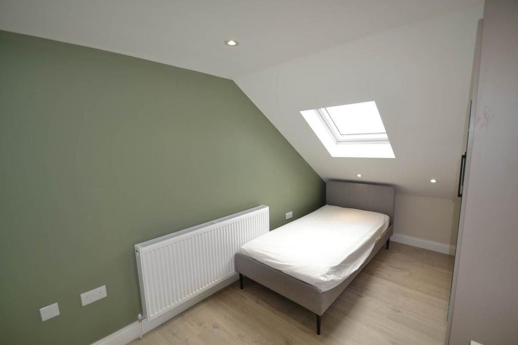 House in London - View 2