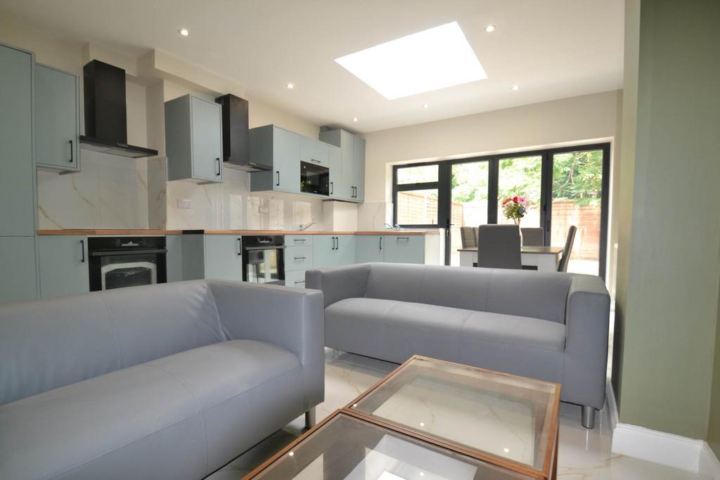 House in London - View 5