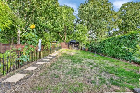 3 bedroom terraced house for sale, Farmclose Road, Wootton, Northampton