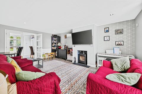 3 bedroom terraced house for sale, Farmclose Road, Wootton, Northampton