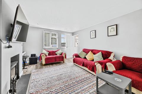 3 bedroom terraced house for sale, Farmclose Road, Wootton, Northampton