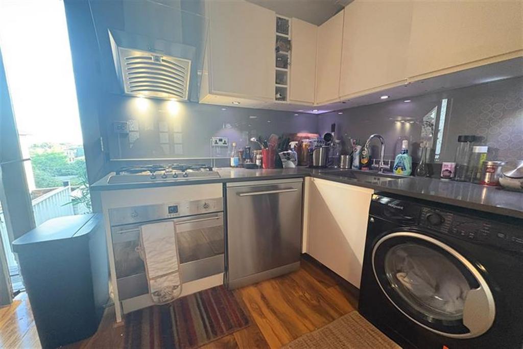 Apartment in London - More