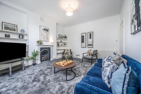 1 bedroom house to rent, 21 Clarendon Road, London