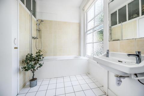 1 bedroom house to rent, 21 Clarendon Road, London