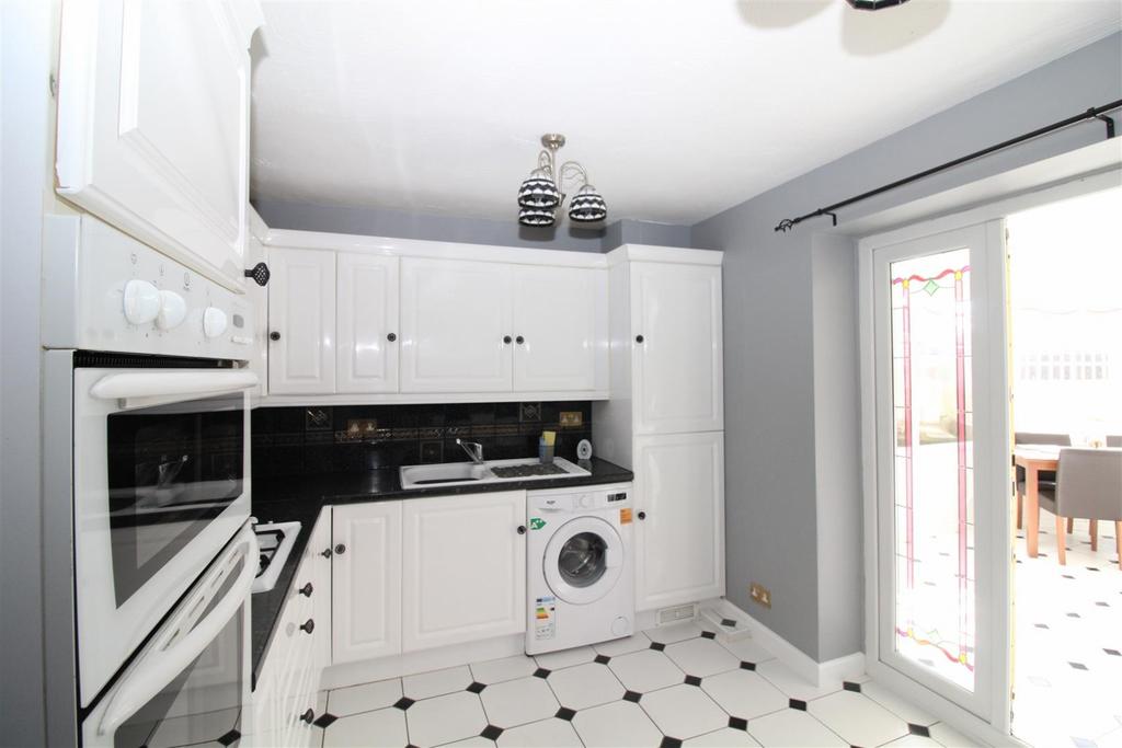 House in Dagenham - View 2