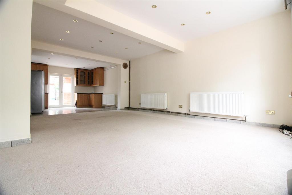 House in Hounslow - View 2