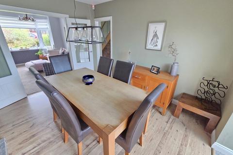 4 bedroom detached house for sale, North Close, Royston, S71