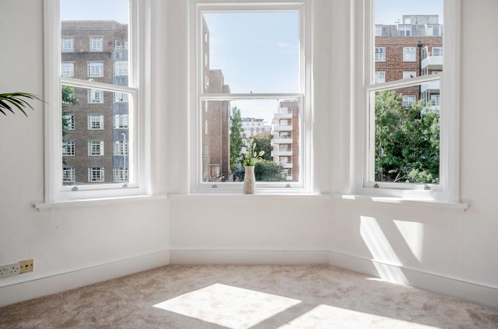 Apartment in Hove, Brighton and Hove - View 4