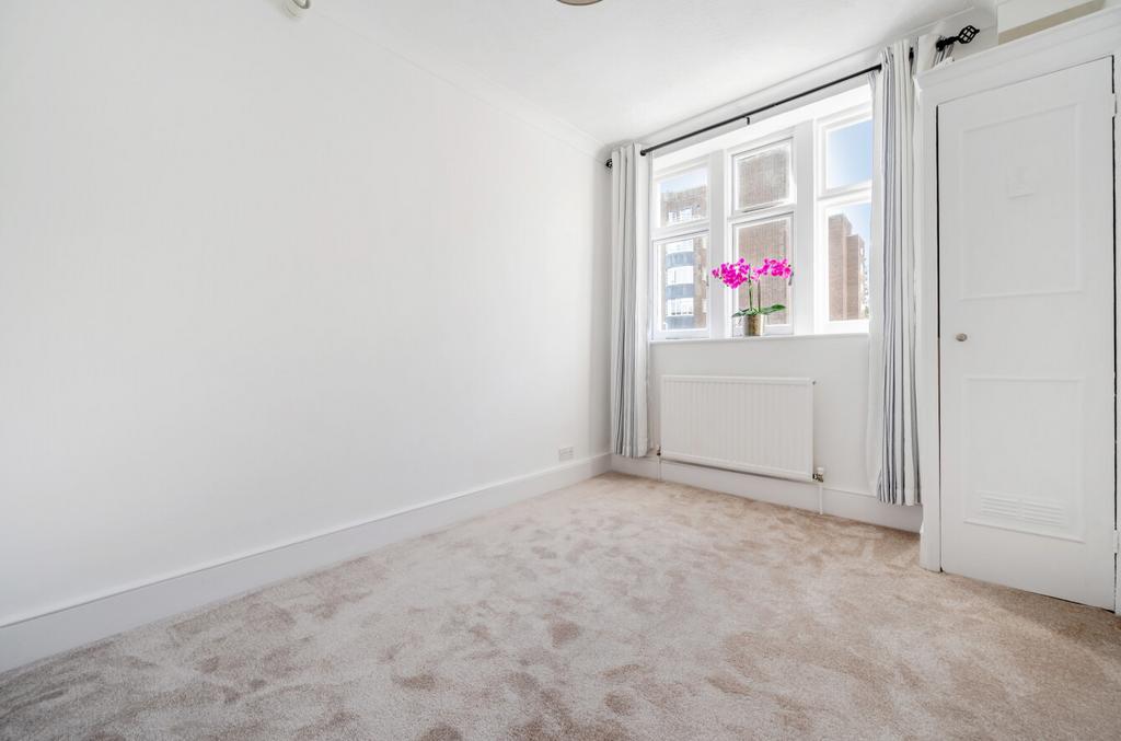 Apartment in Hove, Brighton and Hove - View 5