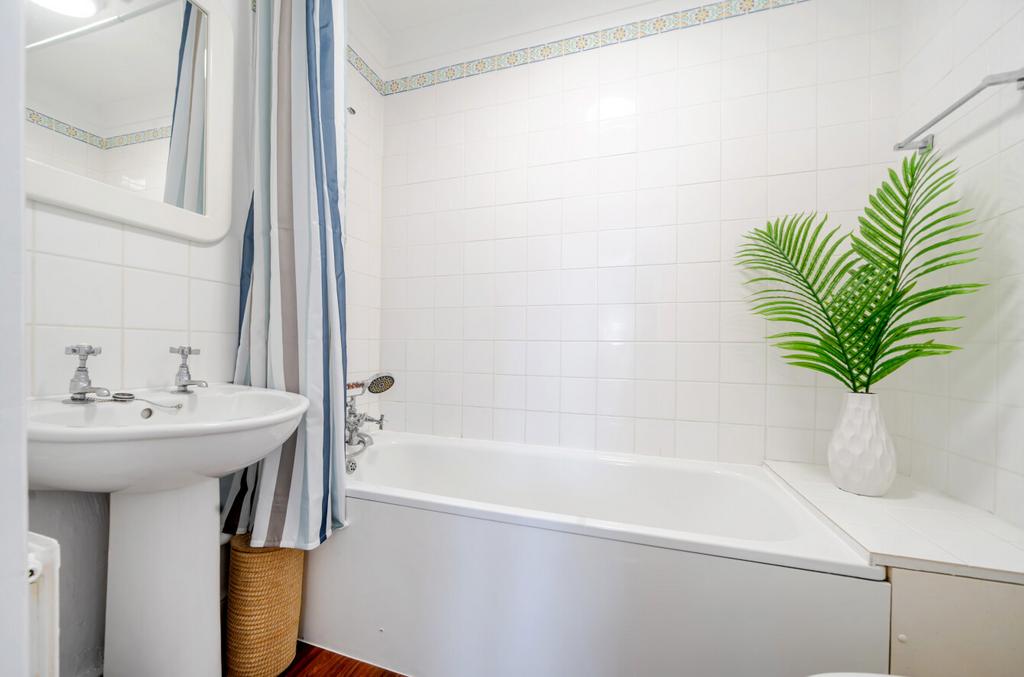 Apartment in Hove, Brighton and Hove - More