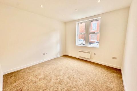 3 bedroom semi-detached house to rent, Hamilton Road, Nottingham, NG10