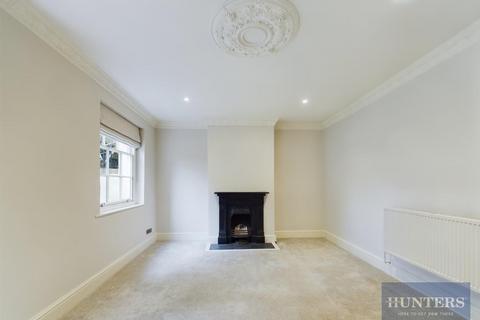 2 bedroom apartment to rent, Kenilworth House, Pittville Lawn, Pittville