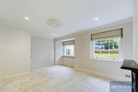 2 bedroom apartment to rent, Kenilworth House, Pittville Lawn, Pittville