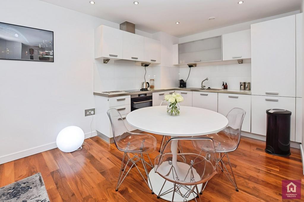 Apartment in Salford, Trinity, Lower Broughton - More