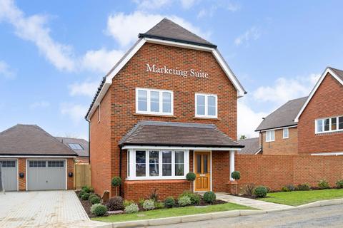3 bedroom detached house for sale, The Heyshott, Manorwood, West Horsley, Leatherhead, Surrey, KT24