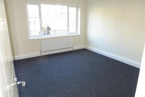 2 bedroom flat to rent, Stanhope Road, South Shields, NE33 4