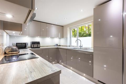 2 bedroom flat for sale, Bosworth Court, Sheldon, Birmingham