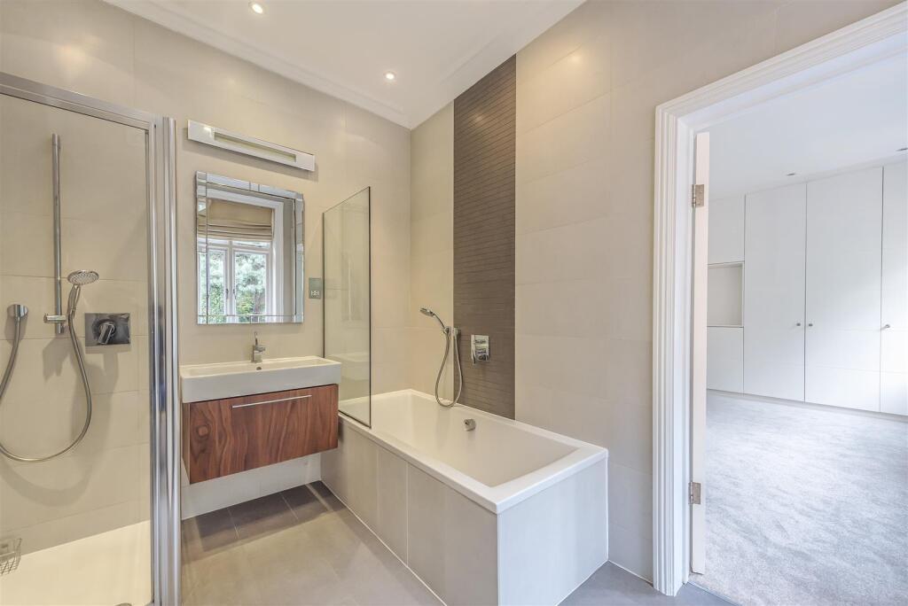 Apartment in London - More
