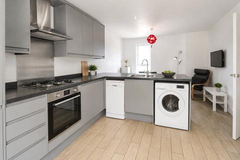 4 bedroom terraced house to rent, Sisulu Place, London, SW9