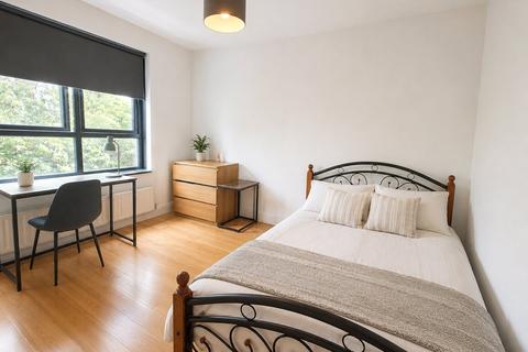4 bedroom terraced house to rent, Sisulu Place, London, SW9