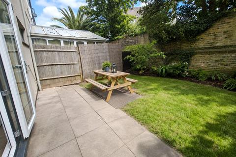 4 bedroom terraced house to rent, Sisulu Place, London, SW9
