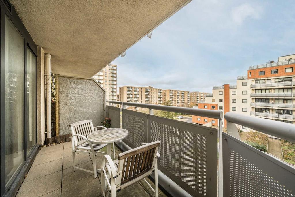 Apartment in London - View 4